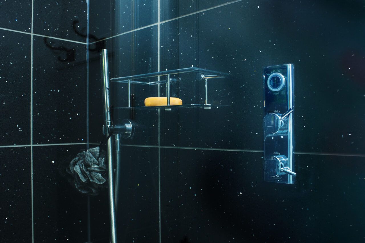 Shower installation