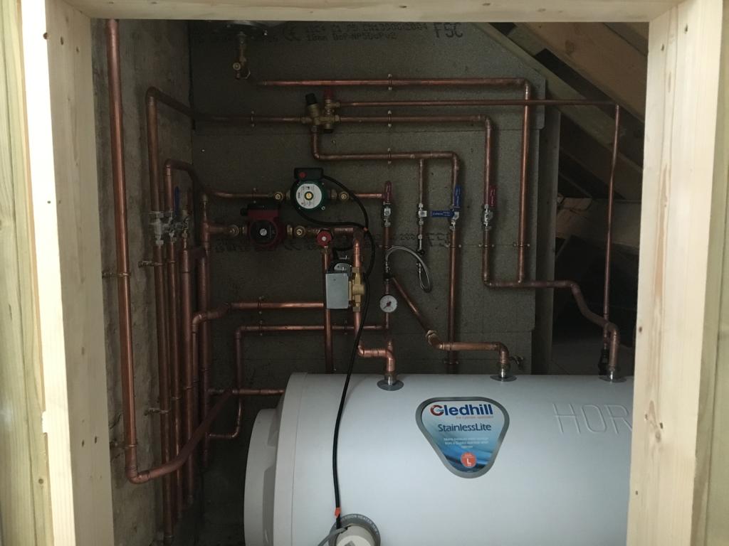 S-plan with horizontal unvented cylinder and secondary return